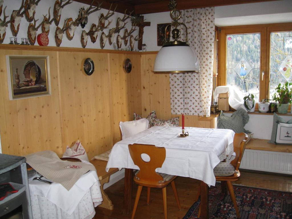 Haus Bergheimat - Familie Oberacher Pensionat Fulpmes Exteriör bild